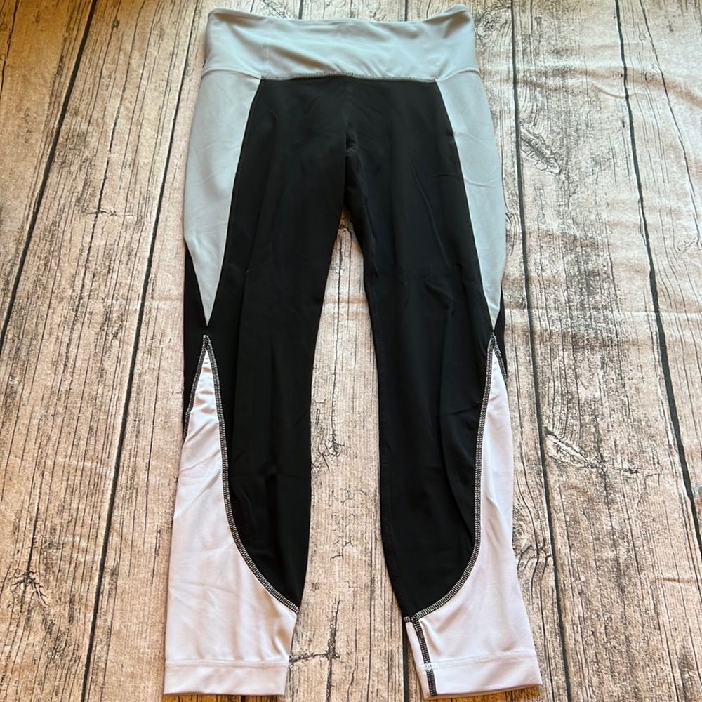 Athleta cropped high rise leggings size small